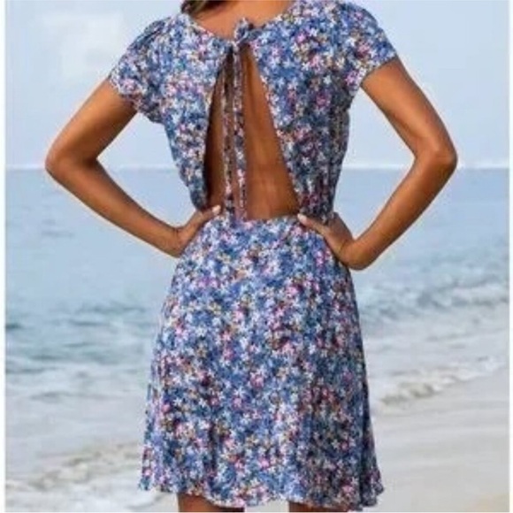 Cupshe Chic Floral V-Neck Mini Dress With Back Tie Short Sleeves - Picture 2 of 4